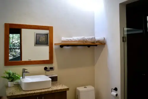 Baño recámara principal. 